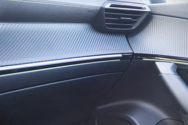 Peugeot 2008 1.2 PureTech GT EAT8 29