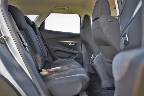 Peugeot 3008 1.5 BlueHDi Active Pack EAT8 21