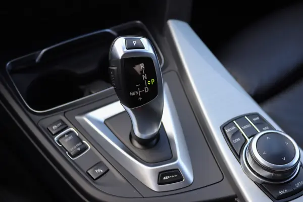 BMW 330 e iPerformance Pack M 25