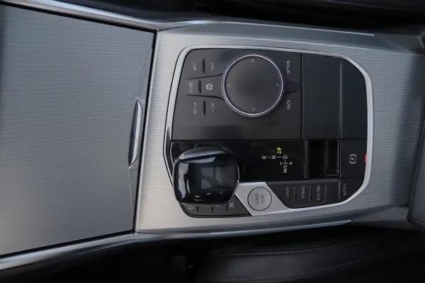 BMW 320 e Touring Pack M Auto 5