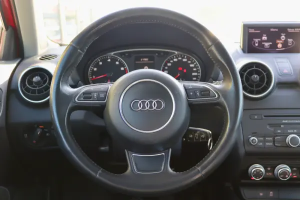 Audi A1 1.2 TFSI Attraction 16