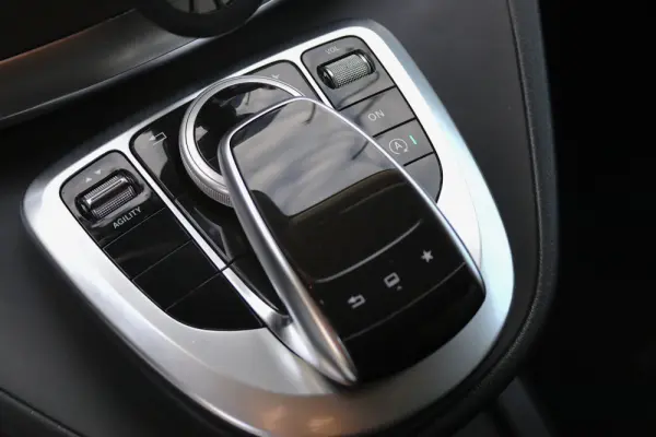 Mercedes-Benz V 220 d Aut. 21