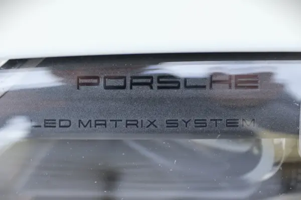 Porsche Taycan 4S 11