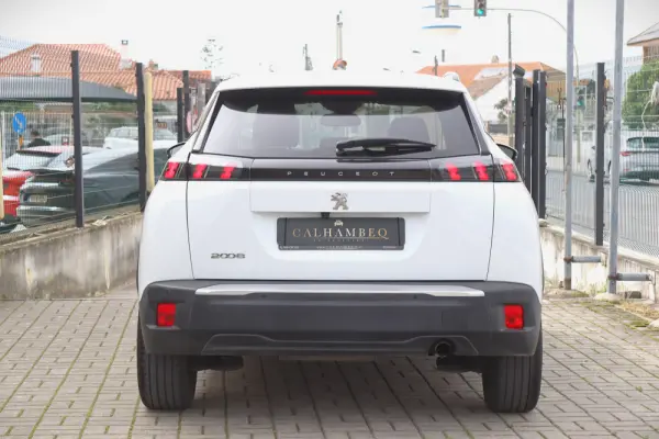 Peugeot 2008 1.2 PureTech Allure 6