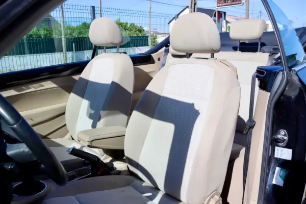 Volkswagen New Beetle Cabriolet 1.6 TDi Design 11