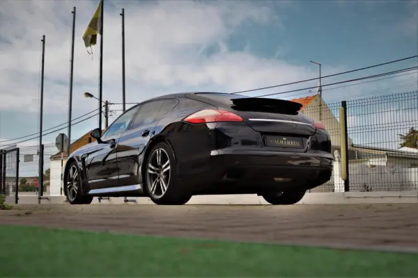 Porsche Panamera 12
