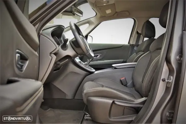 Renault Grand Scénic 1.5 dCi Dynamique S 7L 11