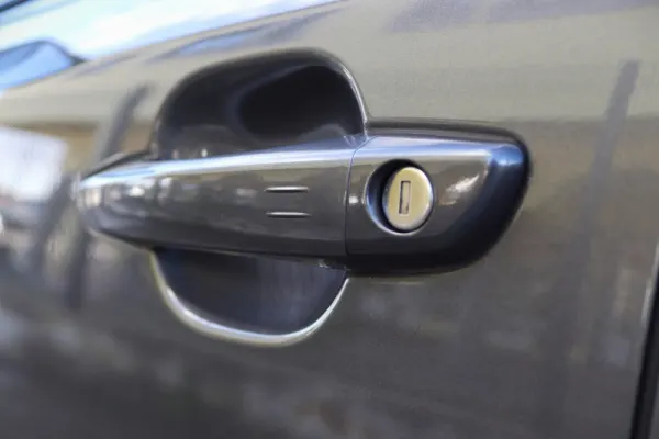 Peugeot 2008 1.2 PureTech GT EAT8 15