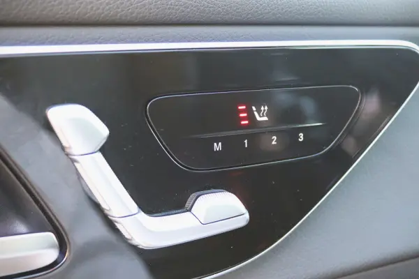 Mercedes-Benz GLC 300 e 4Matic 9G-TRONIC Avantgarde Advanced 16