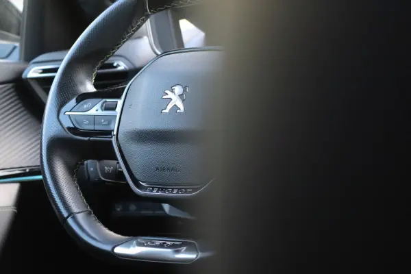 Peugeot e-2008 50 kWh GT 26
