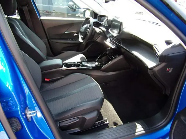 Peugeot e-2008 50 kWh Allure Pack 9