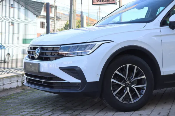 Volkswagen Tiguan 1.5 TSI Confortline 10