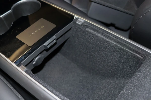 Tesla Model 3 Standard Range Plus RWD 8