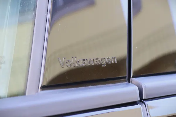 Volkswagen Golf 1.5 eTSI R-Line DSG 15