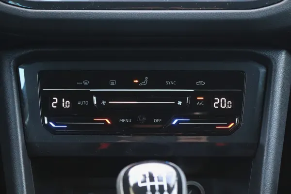 Volkswagen Tiguan 1.5 TSI Confortline 23