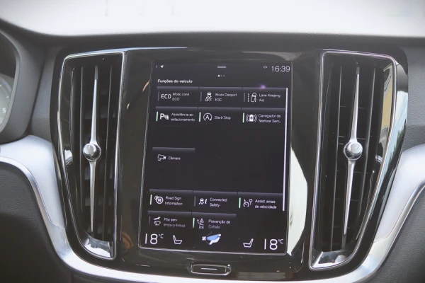 Volvo V60 B4 Momentum 23
