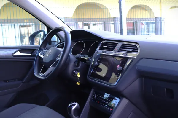 Volkswagen Tiguan 1.5 TSI Confortline 26