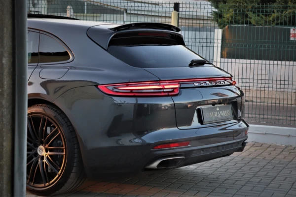 Porsche Panamera Sport Turismo 4 E-Hybrid 22