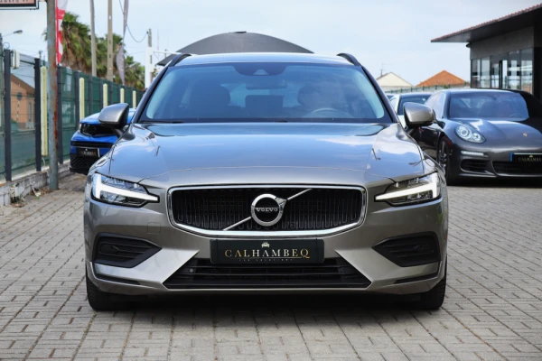 Volvo V60 B4 Momentum 2