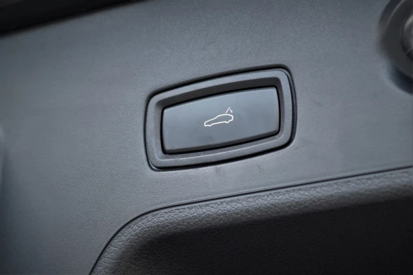 Porsche Panamera Sport Turismo 4 E-Hybrid 21