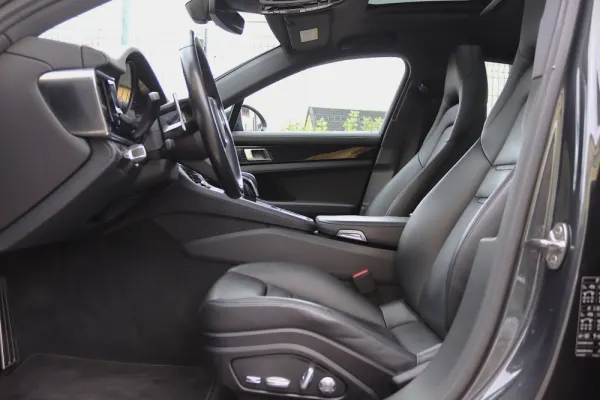 Porsche Panamera 4S E-Hybrid 26