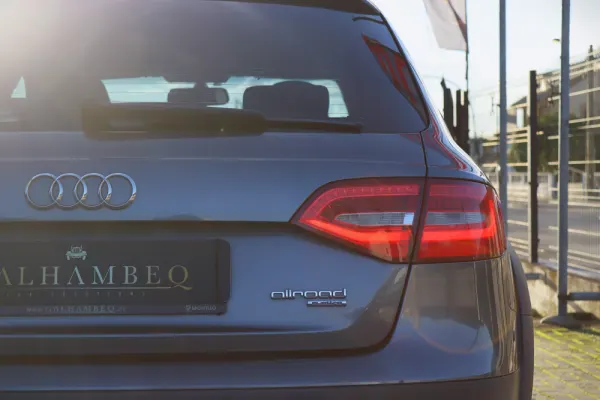 Audi A4 Allroad 2.0 TDI quattro Advance S tronic 16