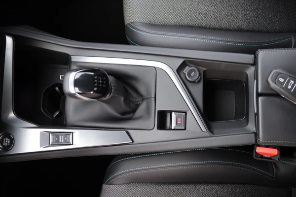 Peugeot 308 SW 1.2 PureTech Allure Full LED 19