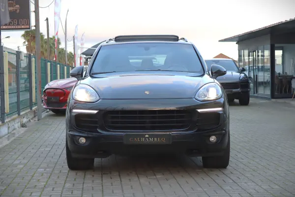 Porsche Cayenne S E-Hybrid 2