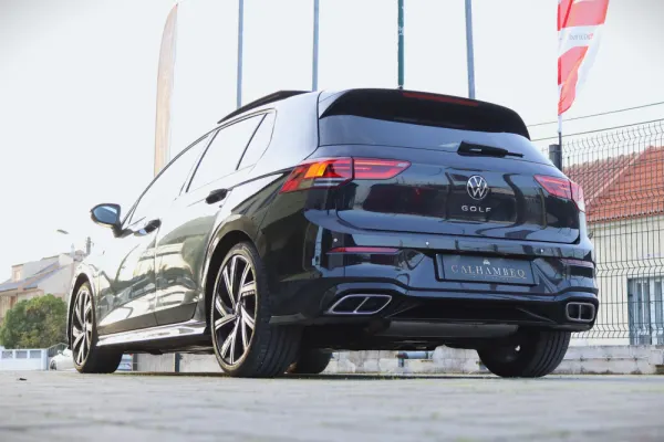 Volkswagen Golf 1.5 eTSI R-Line DSG 10