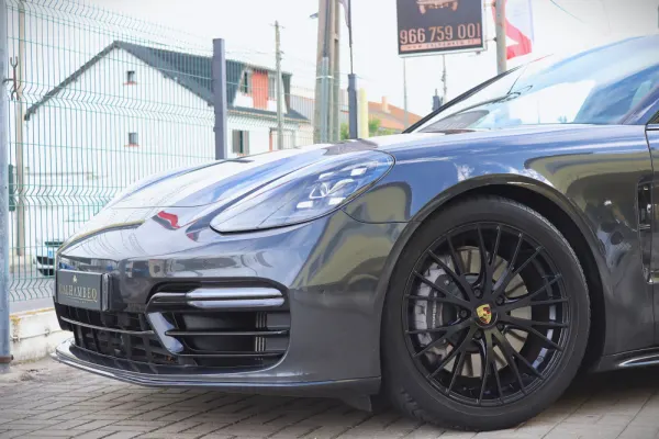 Porsche Panamera Sport Turismo 4 E-Hybrid 13