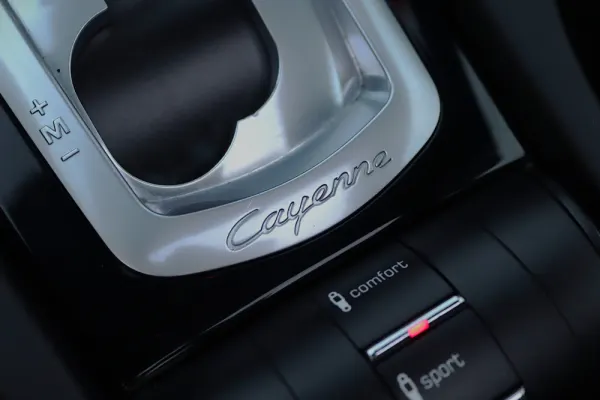 Porsche Cayenne S E-Hybrid 24