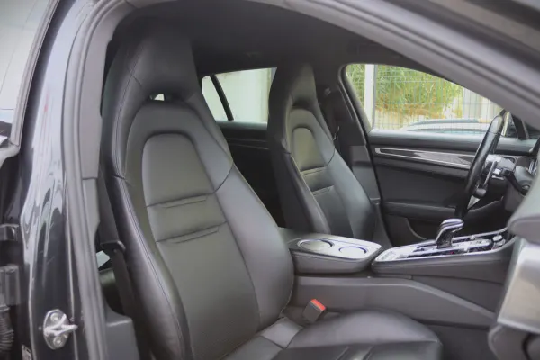 Porsche Panamera Sport Turismo 4 E-Hybrid 42