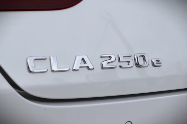 Mercedes-Benz CLA 250 e AMG Line 15