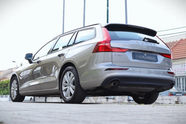 Volvo V60 B4 Momentum 10
