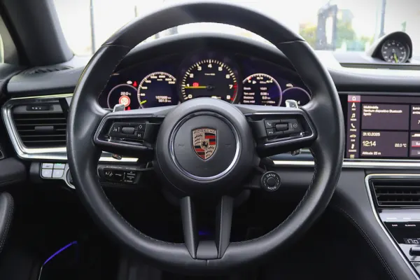Porsche Panamera 4S E-Hybrid 31