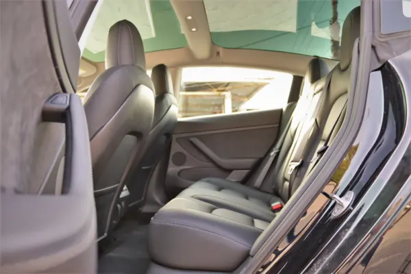 Tesla Model 3 Standard Range Plus RWD 4