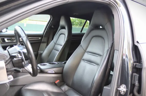 Porsche Panamera Sport Turismo 4 E-Hybrid 24