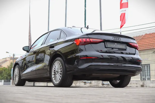 Audi A3 Limousine 30 TFSI S tronic 12