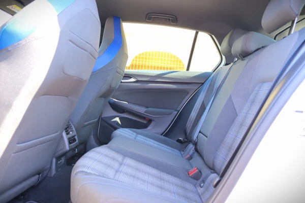 Volkswagen Golf 1.4 TSI GTE+ DSG 26