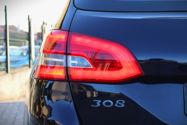 Peugeot 308 SW 1.6 BlueHDi Active 12