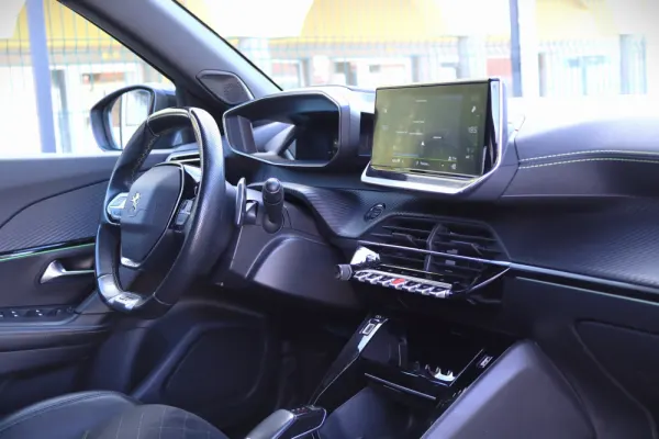 Peugeot 2008 1.2 PureTech GT EAT8 30