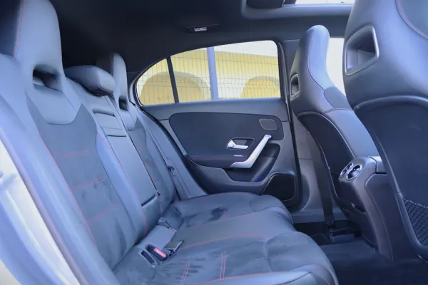 Mercedes-Benz A 180 d AMG Line Aut. 34