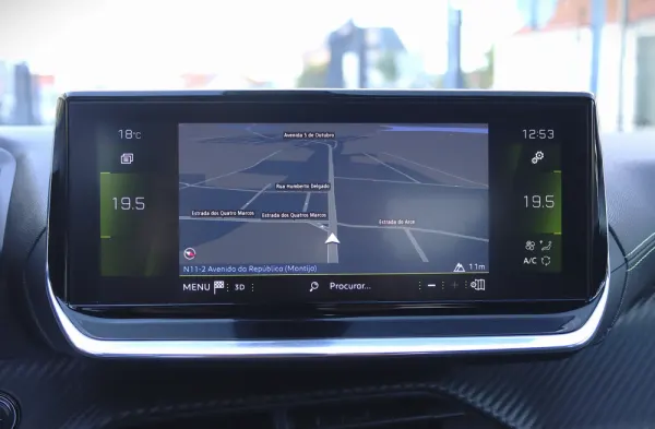 Peugeot 2008 1.2 PureTech GT EAT8 26