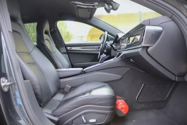 Porsche Panamera Sport Turismo 4 E-Hybrid 41