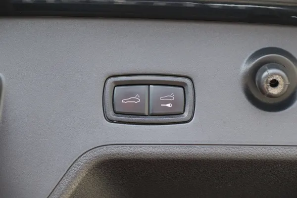 Porsche Panamera Sport Turismo 4 E-Hybrid 10