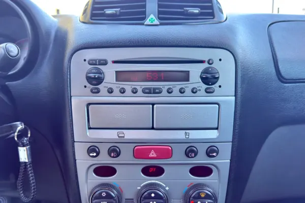 Alfa Romeo GT 1.9 JTD M-JET Blackline 20