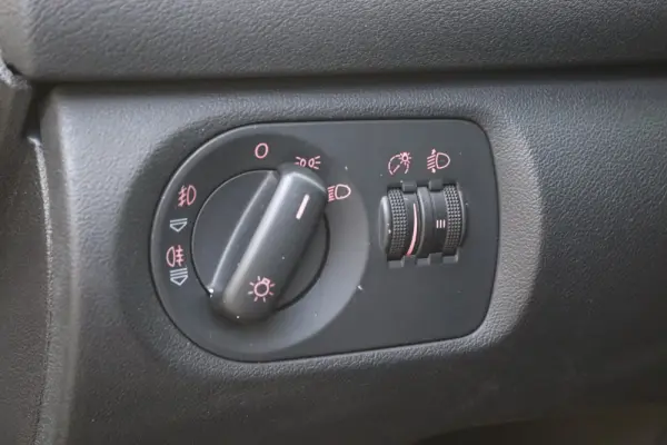 Audi A3 2.0 TDI Attraction 6