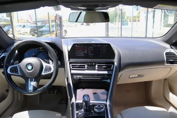 BMW M850i xDrive 4