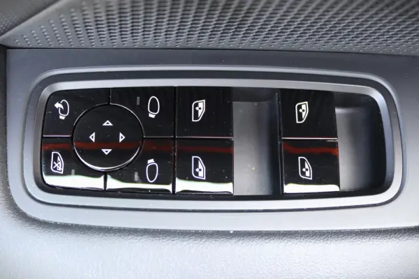 Porsche Taycan 4S 24