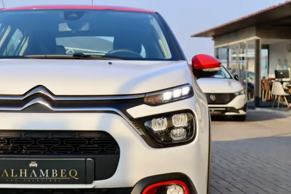 Citroen C3 1.2 PureTech Shine 10